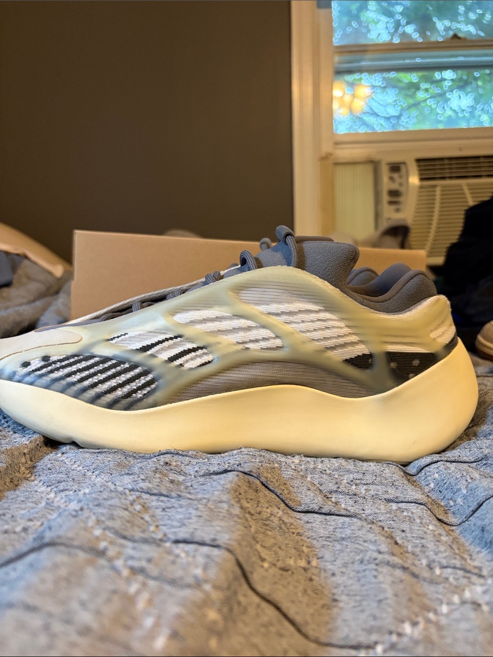 Yeezy 700 v3